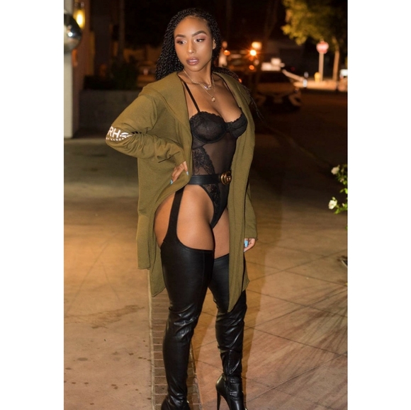 🥇𝙇𝙖𝙨𝙩 8.5 🔥🖤Harness Over The Knee Boot - Picture 9 of 15